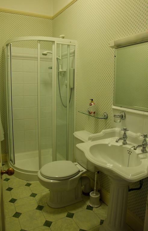 Roscaoin House Hotel Уестпорт Стая снимка